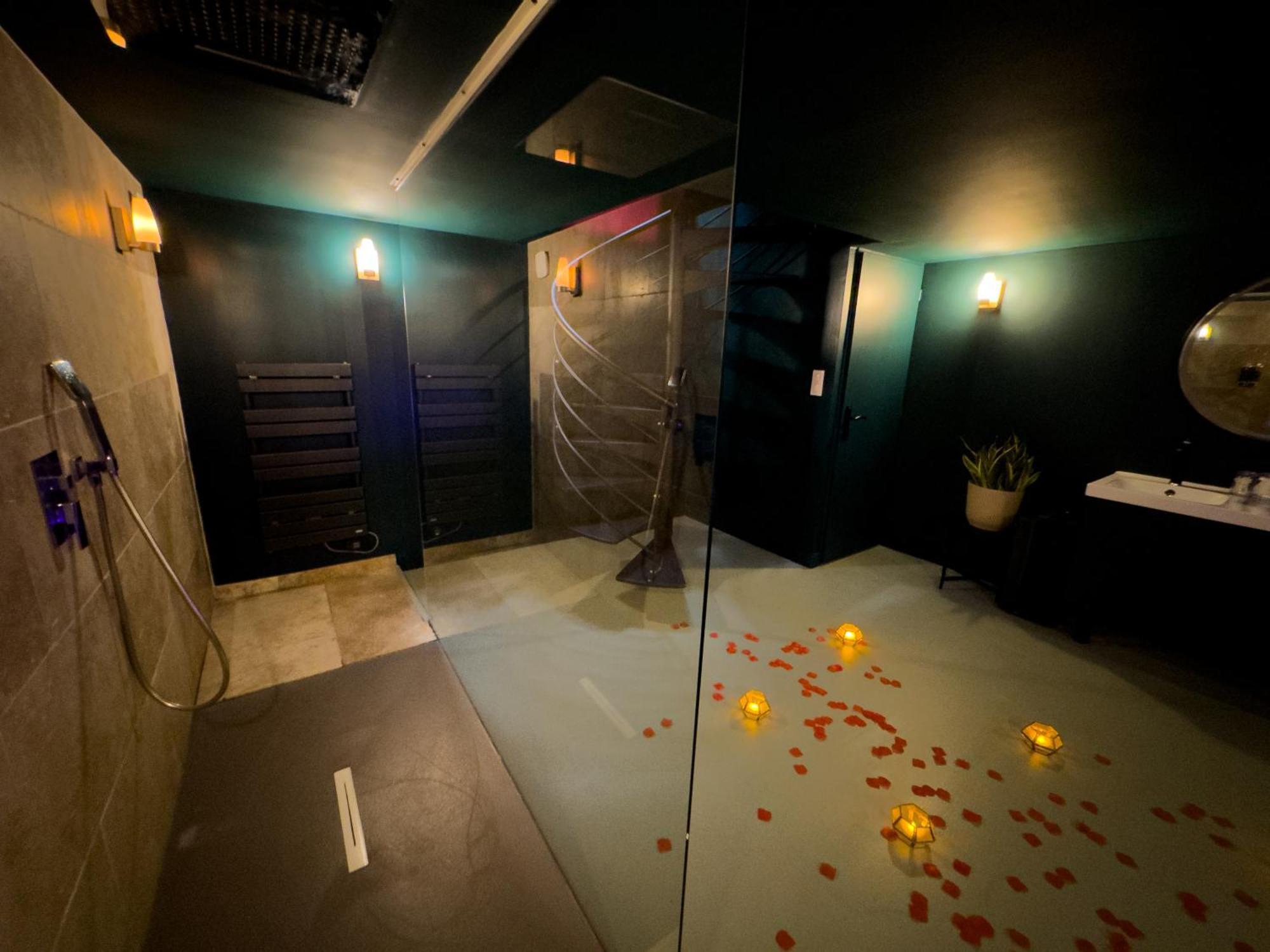Mieuxqualhotel Jacuzzi Privatif Velvet Desire Bordeaux Exteriér fotografie