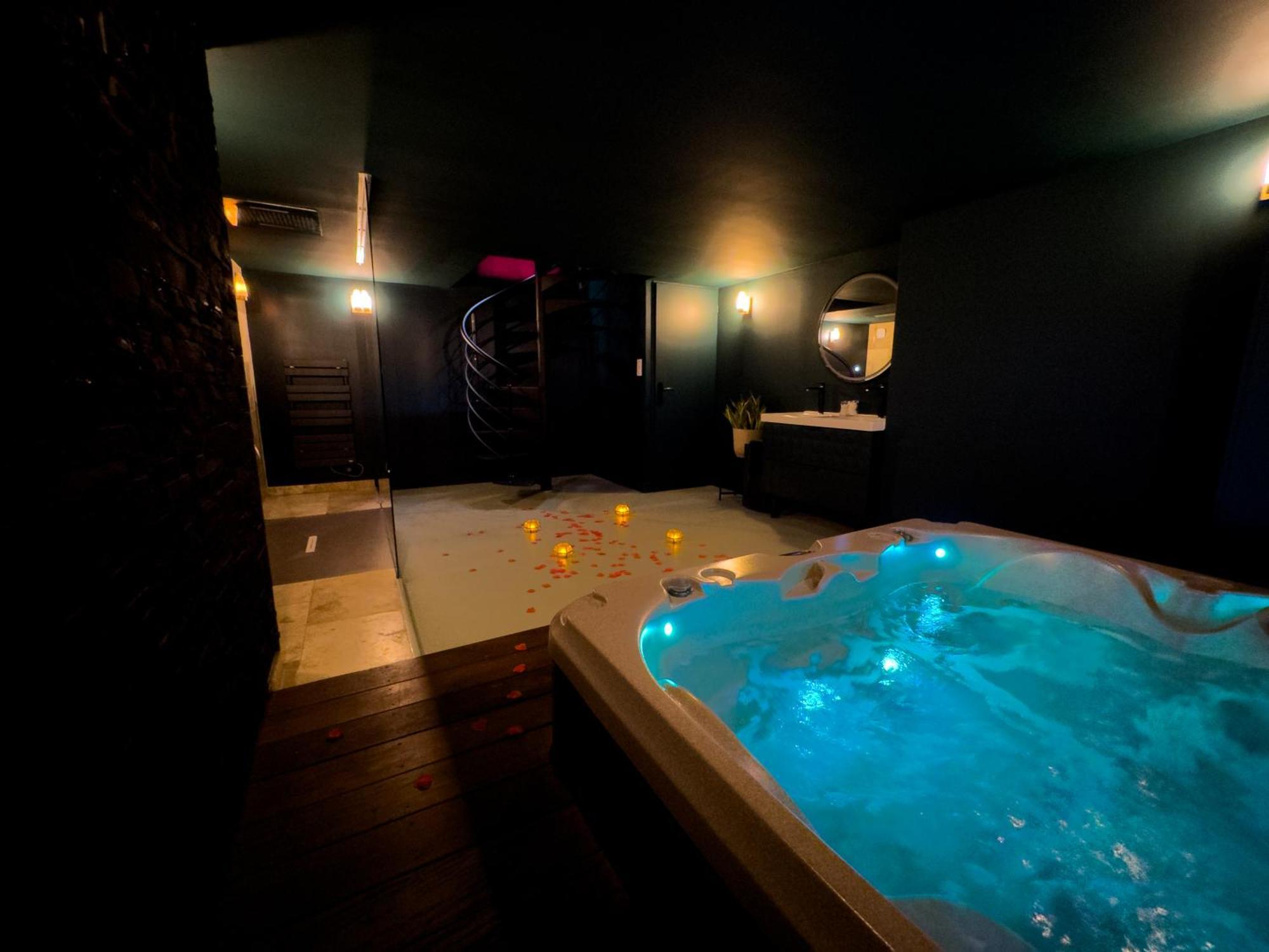 Mieuxqualhotel Jacuzzi Privatif Velvet Desire Bordeaux Exteriér fotografie